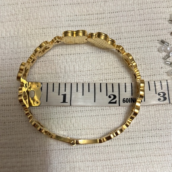 White and Black Gold 14K Goldplated & Cubic Zirconite Clover Bangle Bracelet - Picture 9 of 9